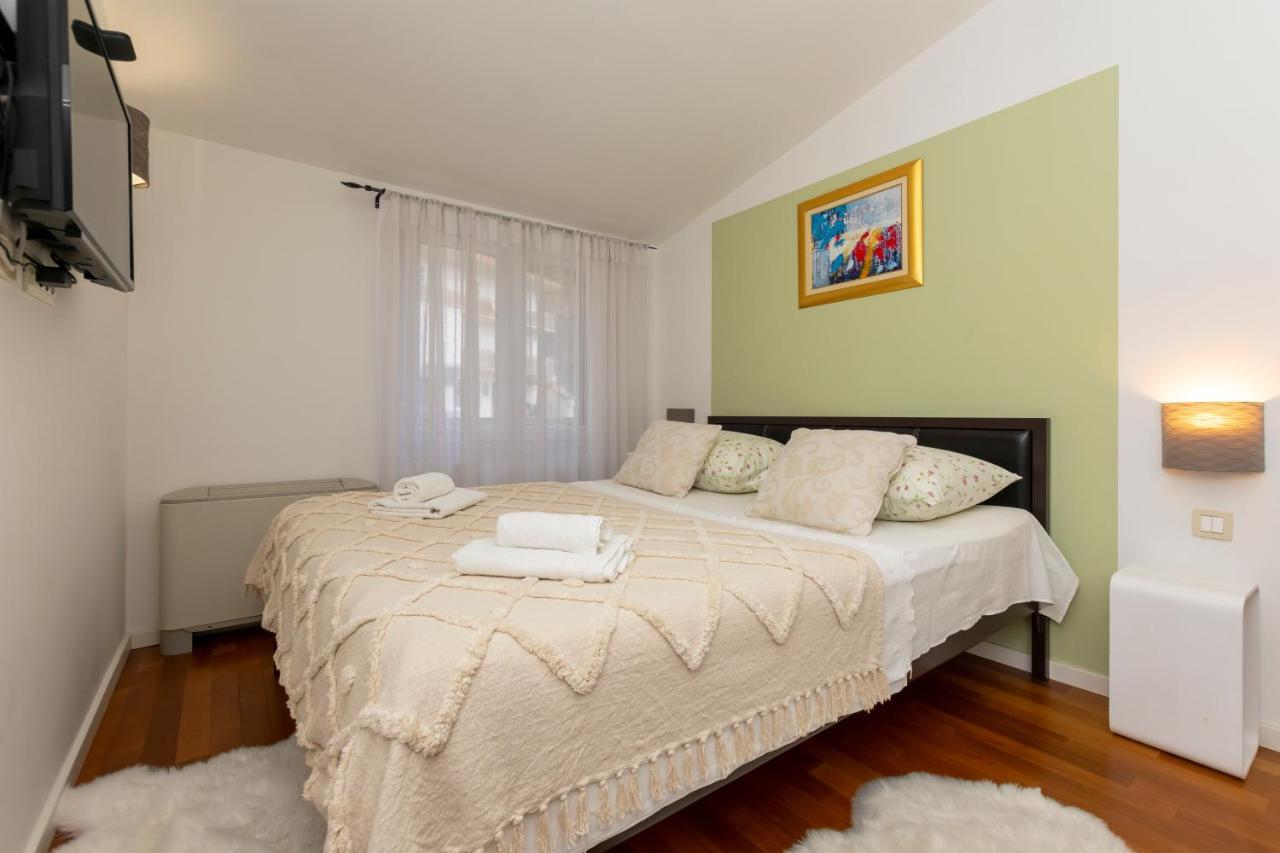 Apartments Villa White House Omiš Eksteriør billede