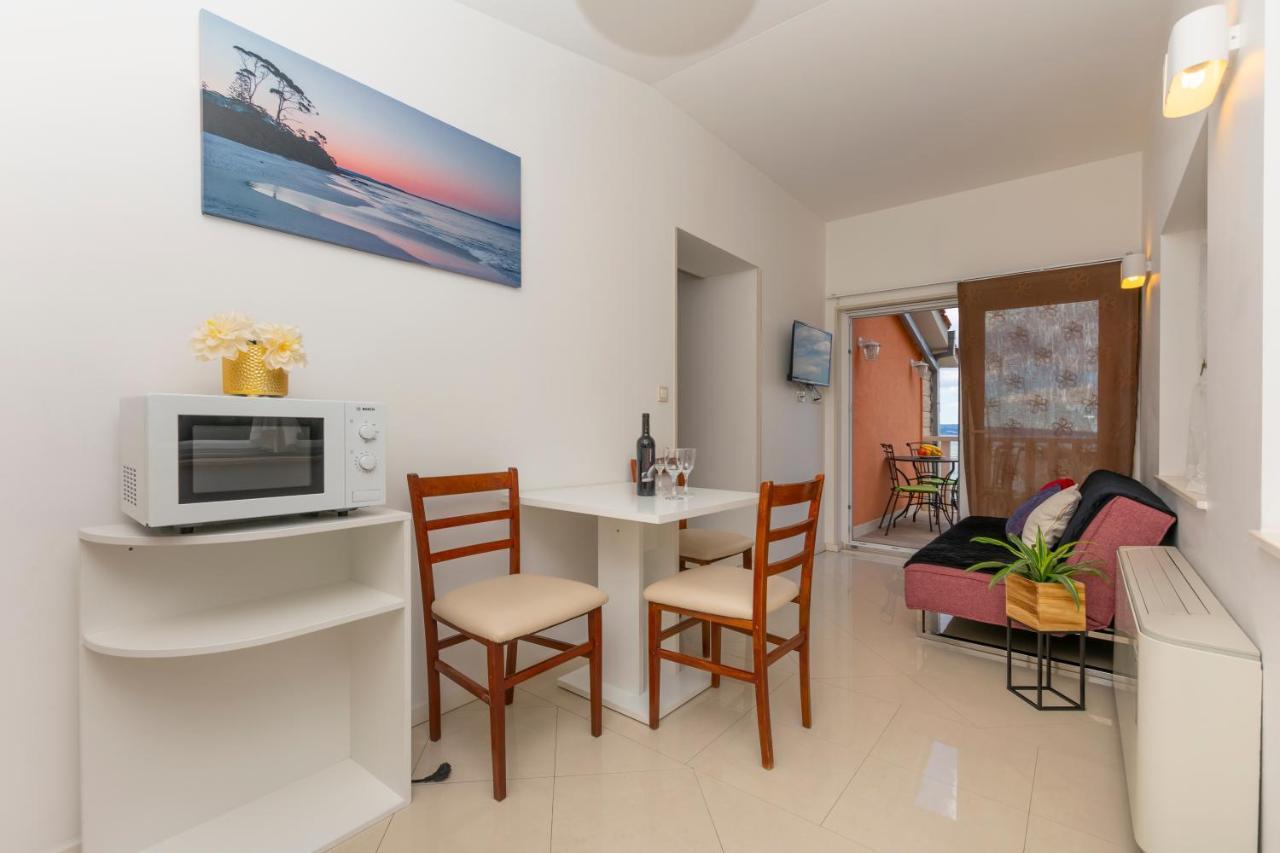 Apartments Villa White House Omiš Eksteriør billede
