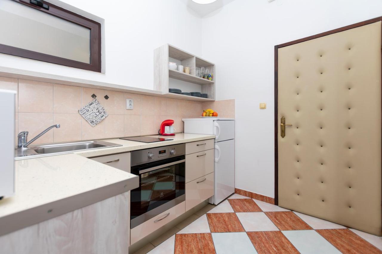 Apartments Villa White House Omiš Eksteriør billede