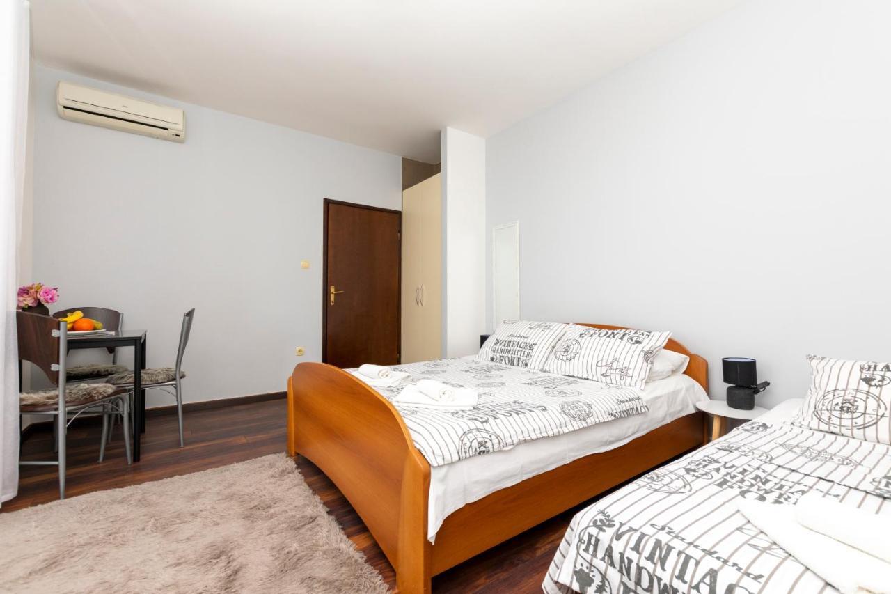 Apartments Villa White House Omiš Eksteriør billede