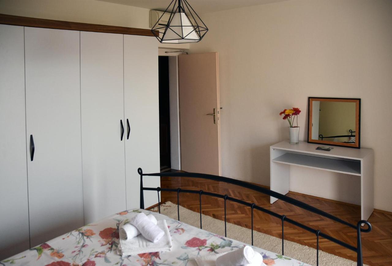 Apartments Villa White House Omiš Eksteriør billede