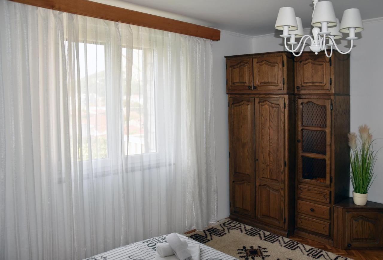Apartments Villa White House Omiš Eksteriør billede