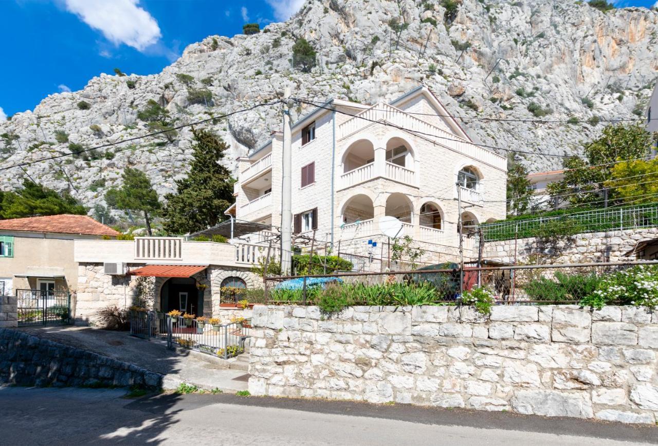 Apartments Villa White House Omiš Eksteriør billede