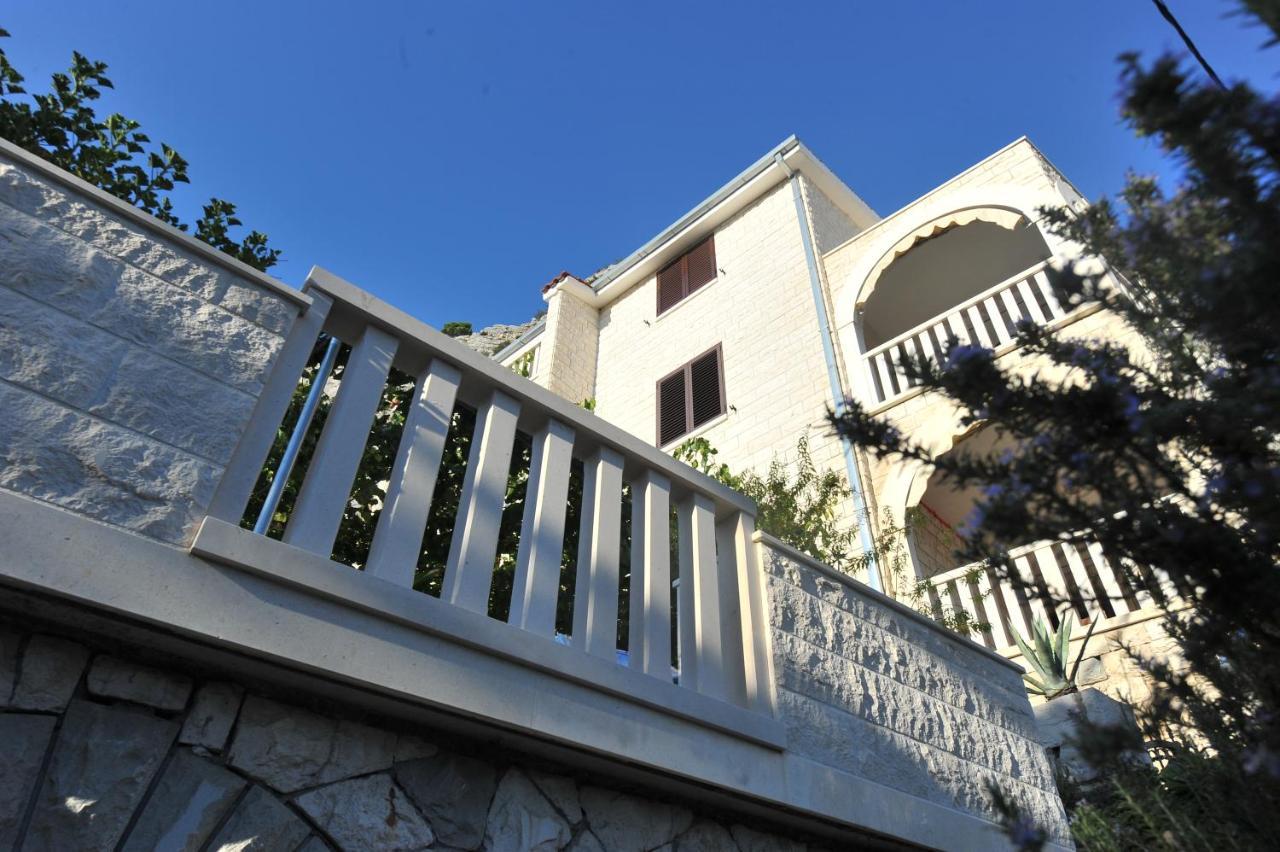 Apartments Villa White House Omiš Eksteriør billede